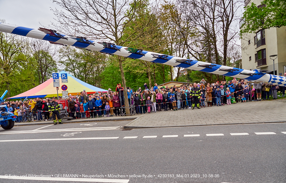 01.05.2023 - Maibaumaufstellung in Berg am Laim